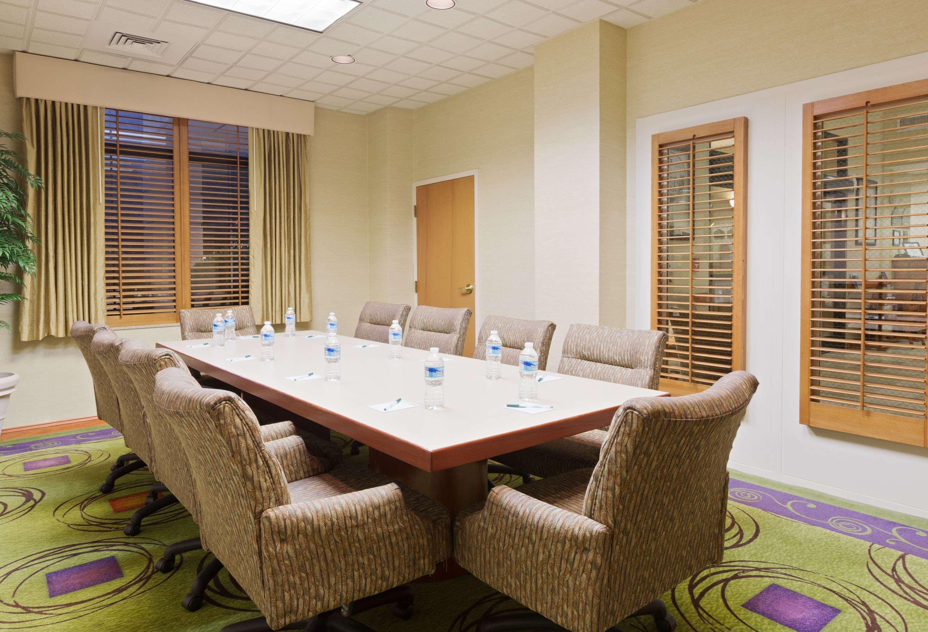 Wingate By Wyndham Charlotte Airport Hotel Екстериор снимка