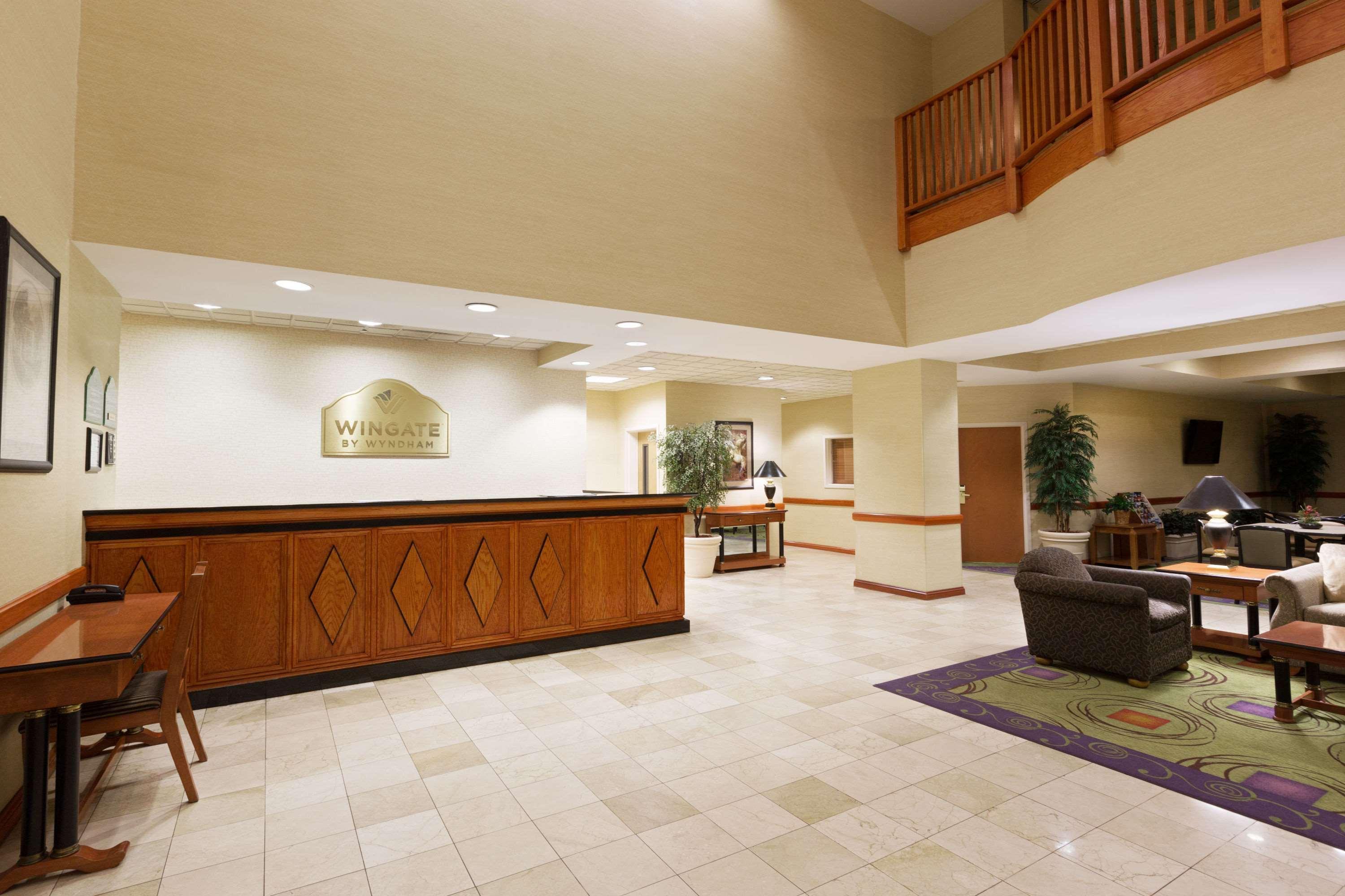 Wingate By Wyndham Charlotte Airport Hotel Екстериор снимка